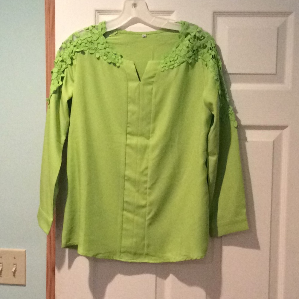 Top, long sleeve.